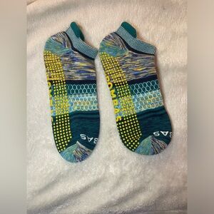 Bombas Men's Patterned Ankle Socks in Blue and Yellow NWOT